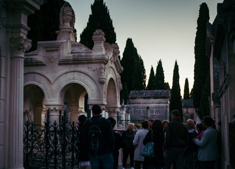 RONDE DE NUIT AU CIMETIÈRE VIEUX